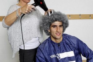 DA LI JE OVO REALNO: Novi imidž Felainija će vas naterati na suze – od popularnog žbuna, napravio Mikija Mausa na glavi! (FOTO)