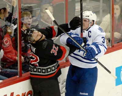 Uragan oduvao lišće (VIDEO)