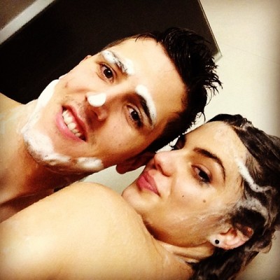 Jovetić podelio sa svetom svoje tuširanje sa devojkom (FOTO)