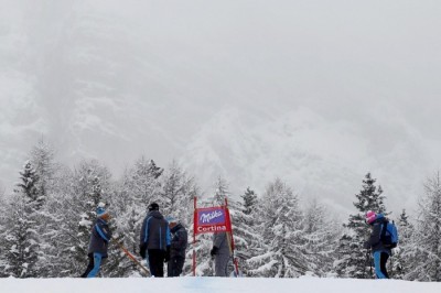 Mećava odložila spust u Kortini