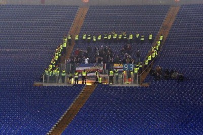 Više redara nego navijača (FOTO)