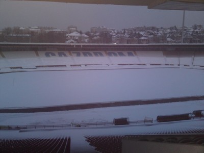 SNEG: Dok Zvezda u Antaliji vodi protiv Rubina, stadion ‘Rajko Mitić’ ćuti pod snegom
