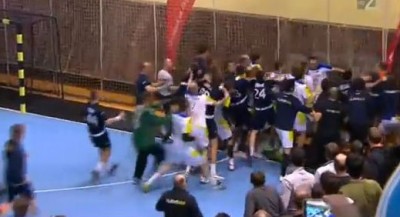 Tuča rukometaša Slovenije i Ukrajine (VIDEO)