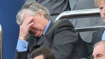 Njukaslov kontroverzni direktor napustio klub