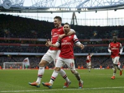 Sudija sprejem isprskao fudbalera Arsenala (VIDEO)