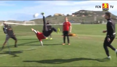 Kakva majstorija golmana na treningu (VIDEO)