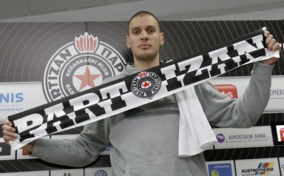 DAN ZA SLAVLJE: Pavlović slavi rođendan, a možda i još nešto… (VIDEO)