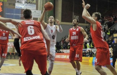 ABA: Solnok preplivao ‘Jezero’, Kragujevčani se ispucavali za tri poena