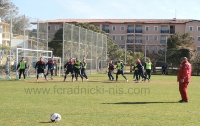 Radnički remizirao sa Klužom