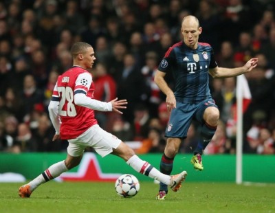 Sramota: Roben pljunuo Sanju! (VIDEO)