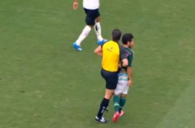 Sudija, za ovo je trebalo sebi da pokažeš crveni (VIDEO)