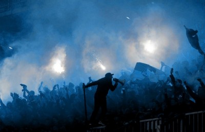 POKUŠALI DA SAKRIJU: Ovo je sporna zastava navijača Dinama u Briselu koju je video Glođović (FOTO)