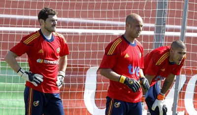 SVETSKI SKANDAL: Jedan od najpoznatijih golmana na svetu blisko povezan sa mafijom, zato menja klub! (FOTO)