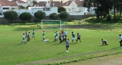 Loš dan u školi razlog za brutalno prebijanje protivnika (VIDEO)