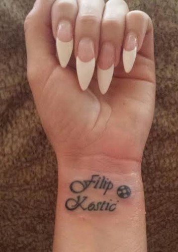 Blondi pokazala koliko je luda za Filipom (FOTO)