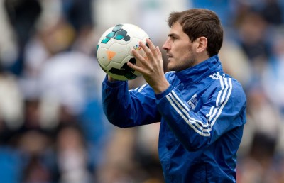 HIT: Iker Kasiljas objavio listu omiljenih klubova, a u konverzaciju je dospeo Partizan uz komentare na ćirilici (FOTO)