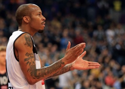 Kinzi poslušao suprugu