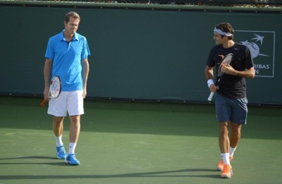 Federer se na neobičan način zagreva za početak treninga (VIDEO)