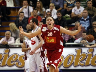 REPEŠA OKUPLJA CRVENO-BELE U MILANU: Posle Dženkinsa još jedan Zvezdaš postaje ‘maneken’?