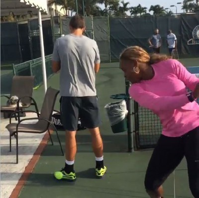 Da li biste i Vi dali Sereni da trenira na vašim leđima? (VIDEO)