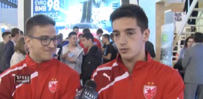 Prvotimci Zvezde se zabavljali na Sajmu automobila (VIDEO)