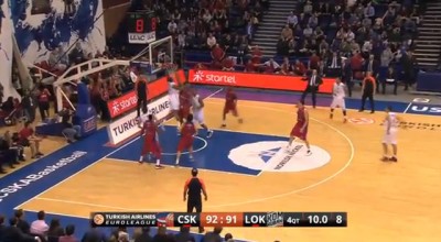 Braunovo zakucavanje potez kola, na listi i Kinsi (VIDEO)