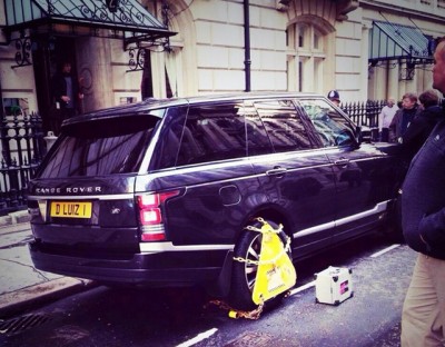 Policija ‘uhapsila’ džip Davida Luiza dok se on slikao (FOTO)