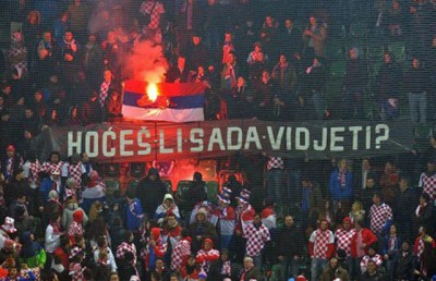 Hrvati spalili srpsku zastavu u Sent Galenu (FOTO)