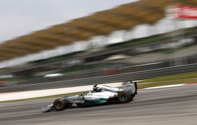 Sjajni Hamilton slavio u Bahreinu