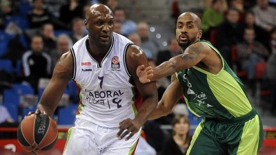 TUŽNA EPIZODA: Lekari se bore za život Lamara Odoma