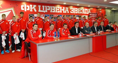 Zvezda potpisala ugovore sa 17 omladinaca (VIDEO)