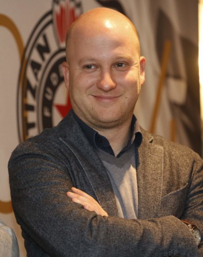 STRPITE SE JOŠ MALO: Odluka o smeni Nikolića odložena za sutra?