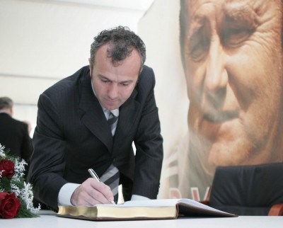 Fudbalska Srbija se oprostila od velikog Vujketa (FOTO) (VIDEO)