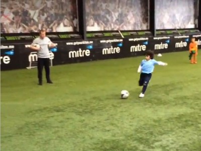 Kad ti je deda Dijego, tata Kun, a Mesi kum, ti ni ne možeš drugačije (VIDEO)