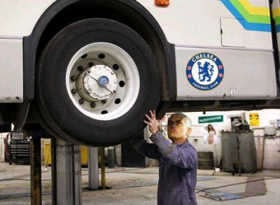 ON BAŠ NE MOŽE BEZ AUTOBUSA: Šest meseci kazne za Žoze Murinja