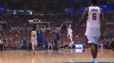 NBA Top 10: Potez večeri koš Džamala Kraforda sa tačno pola terena (VIDEO)