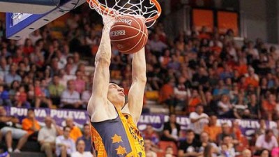 NE MENJA SREDINU: Lučić ostaje u Valensiji