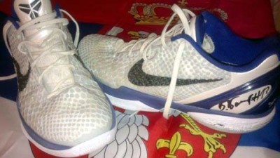 Navijač crno – belih stavio Bogdanovićeve patike na aukciju, prihod ide najugroženijima