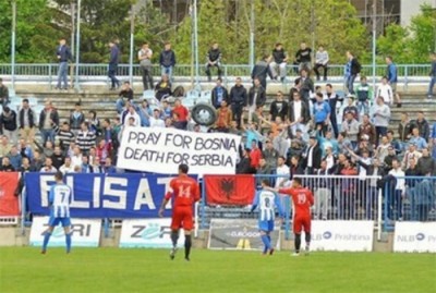 Sramota! Fašistička poruka albanskih navijača: Molitva za Bosnu, smrt Srbiji! (FOTO)