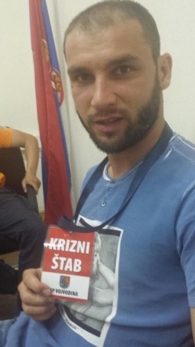 Mitrovčani, ne brinite, Bane je sada stub vaše odbrane! (FOTO)