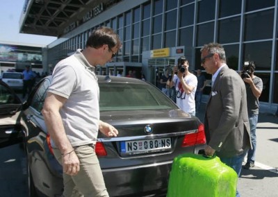 ‘Orlovi’ odleteli, na aerodromu naleteli na Mihajlovića (FOTO) (VIDEO)