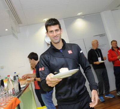 Organizatori Rolan Garosa poklonili tortu Novaku (FOTO)