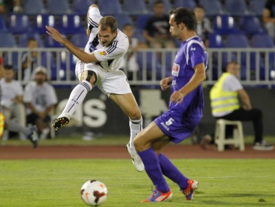 ZAŠTO OVO NIJE RADIO U PARTIZANU? Kojić uključio ‘ringišpil’, u stilu Mesija provozao protivničku odbranu (VIDEO)