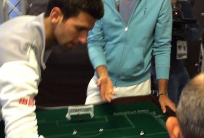 Nole igrao mini fudbal nakon meča sa Fererom (VIDEO)