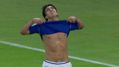 Ovo je čovek koji je jednim udarcem pogodio obe stative (VIDEO)