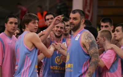 Zvezda i Mega igrali za ugrožene, Varda otišao korak dalje (FOTO)