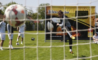 MATIRAO PRIJATELJA: U duelu dva bivša golmana Partizana jedan upisao asistenciju! (VIDEO)