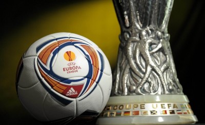 UKRALI IDEJU OD ALBANACA: Dron prekinuo meč Lige Evrope, igrači pokušali da ga ‘skinu’ loptom (VIDEO)