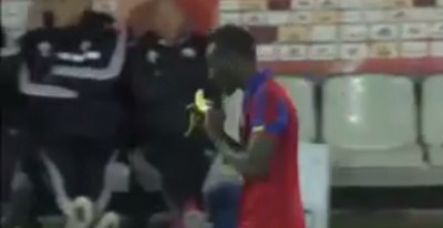 Imitirao Alveša, dobio žuti karton! (VIDEO)