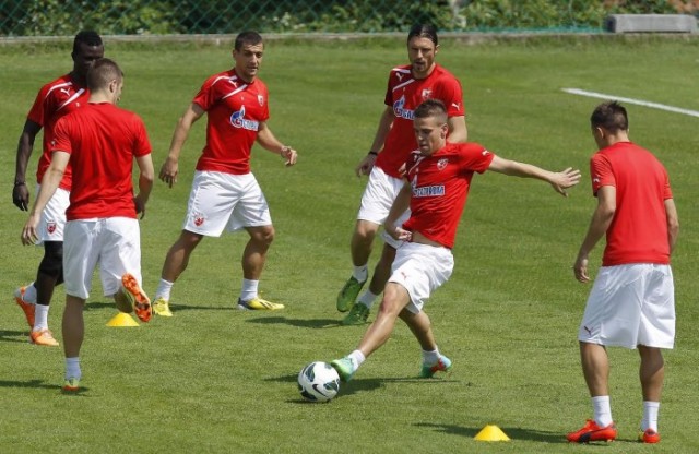 Crvena-Zvezda-Igrači-Trening1